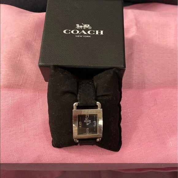 - Women’s Signature VintageCoach Watch-Authentic - Picture 2 of 6
